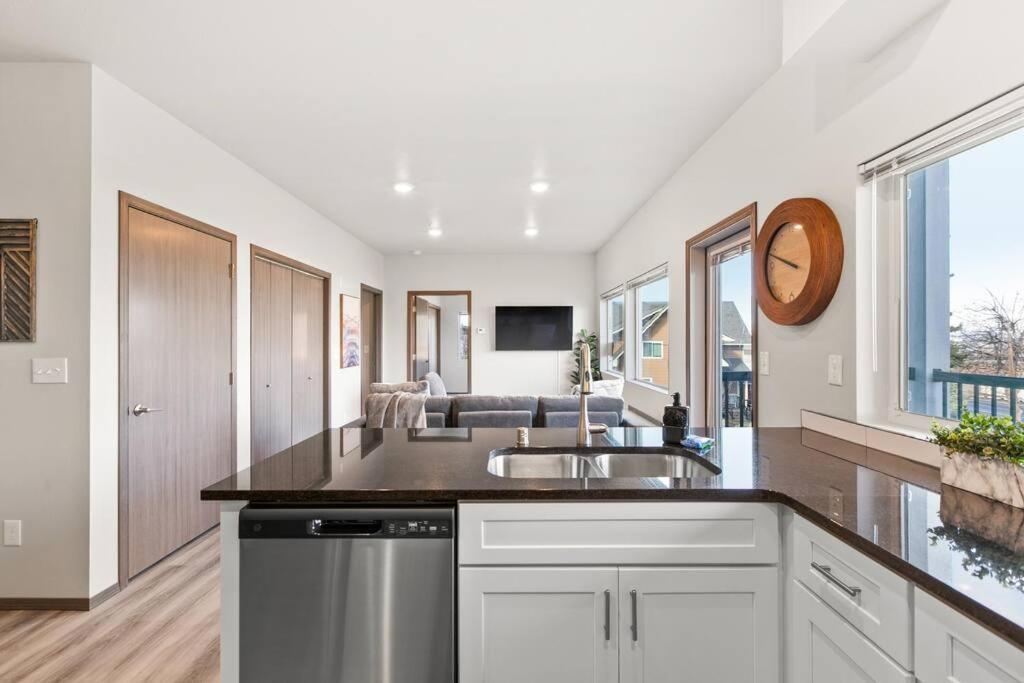 Appartamento Brand New 2 Bd 2 Bth Near Dt And Perry District Spokane Esterno foto